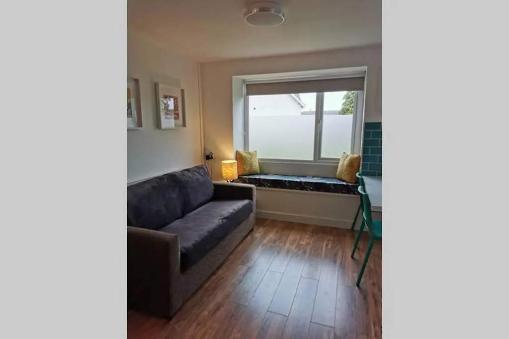 Stylish Studio Bungalow, Close To Cardiff Centre Apartamento